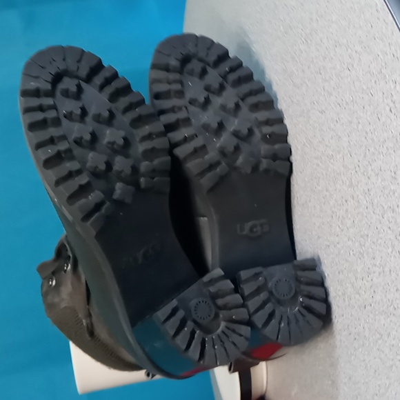 Ugg 👢 - Picture 7 of 8